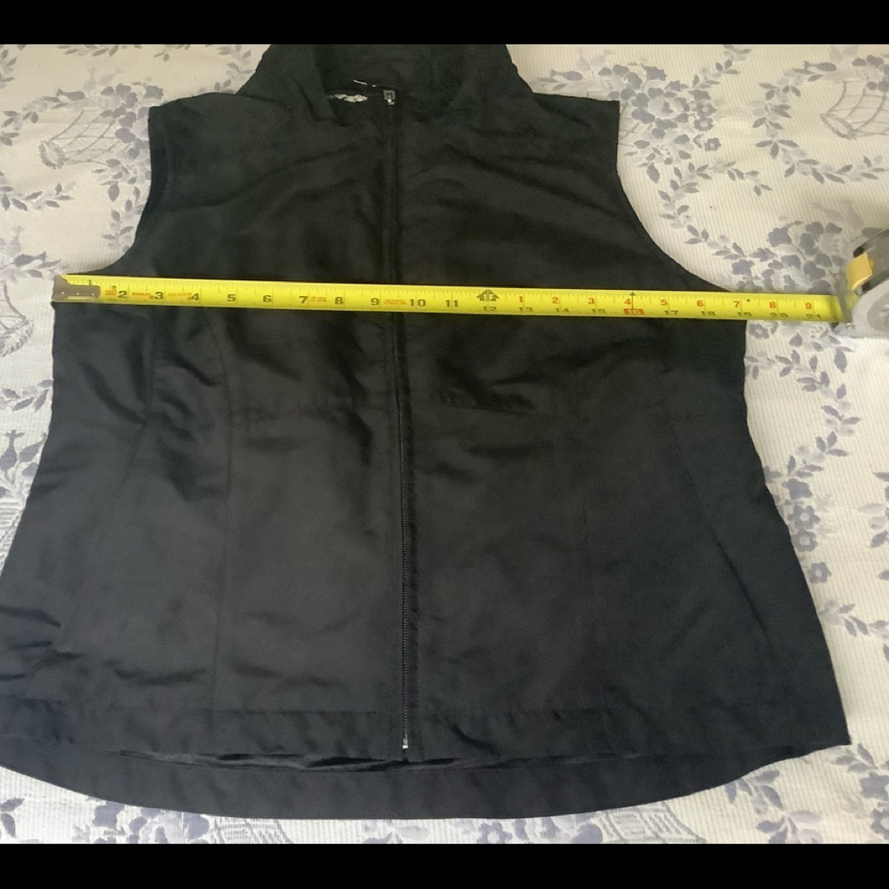 Travel vest for women
